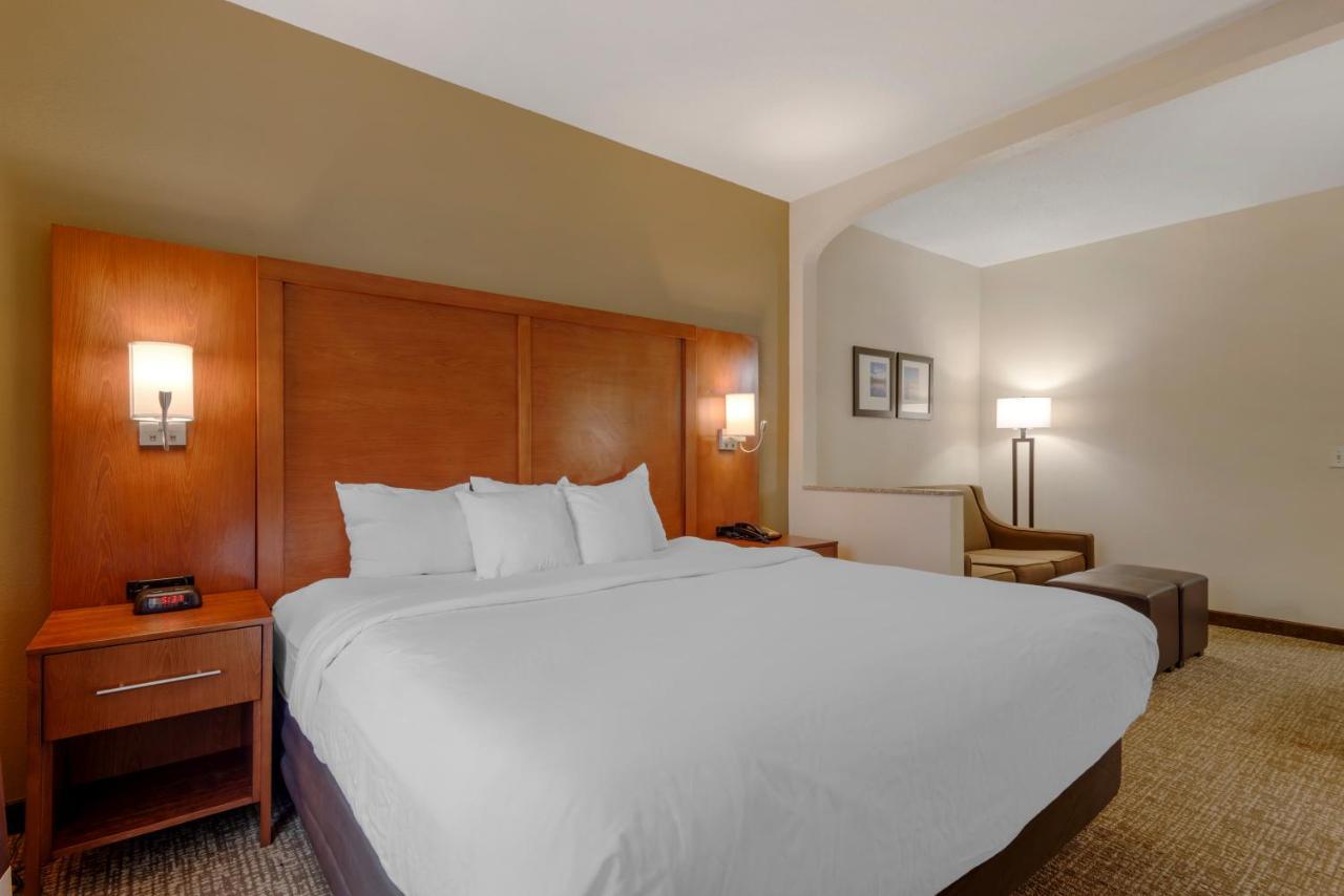 Comfort Suites Columbus State University Area Bagian luar foto