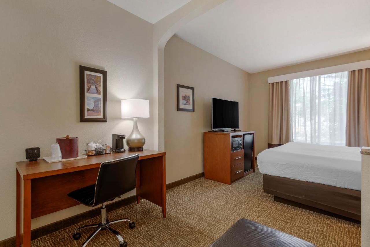 Comfort Suites Columbus State University Area Bagian luar foto