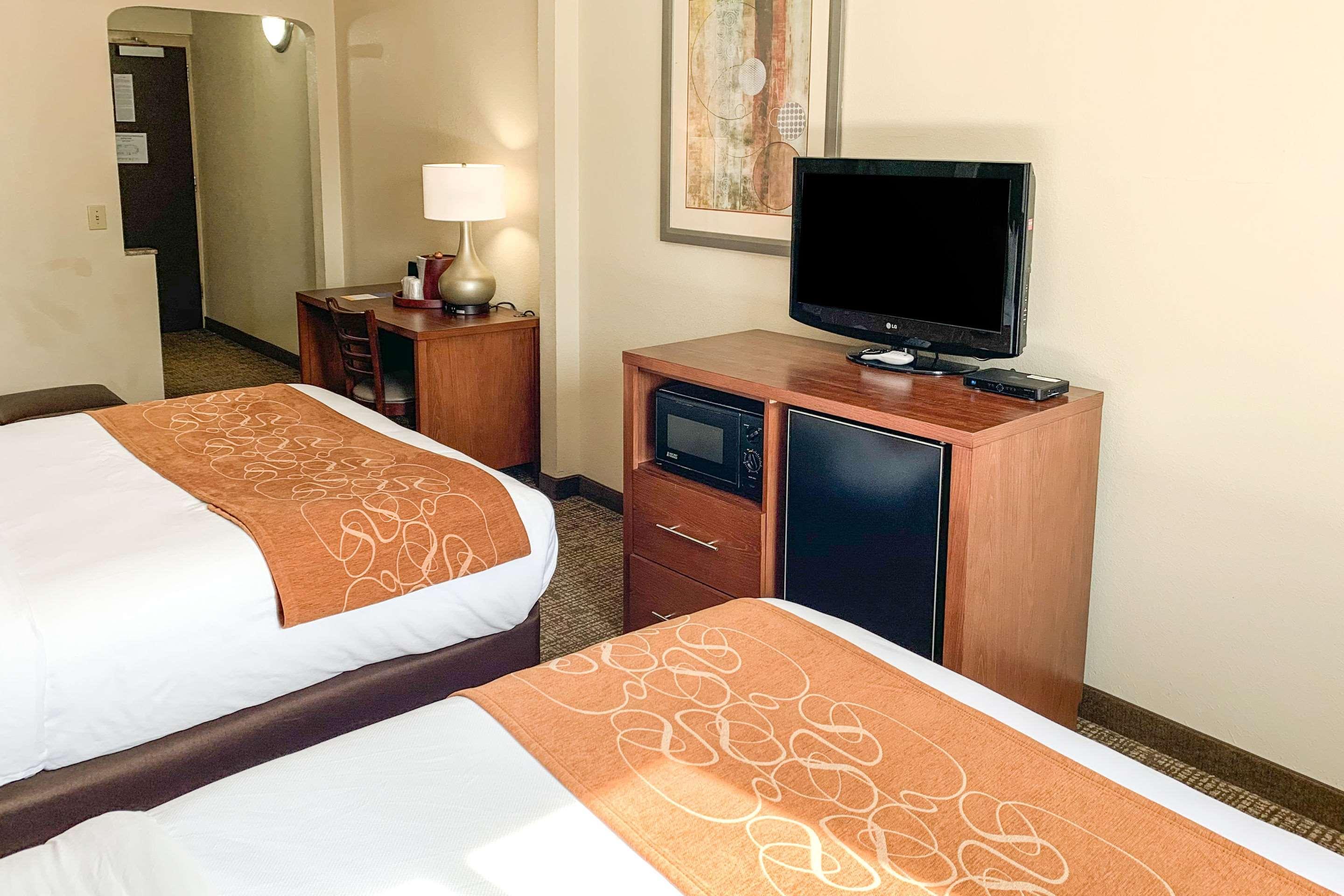 Comfort Suites Columbus State University Area Bagian luar foto
