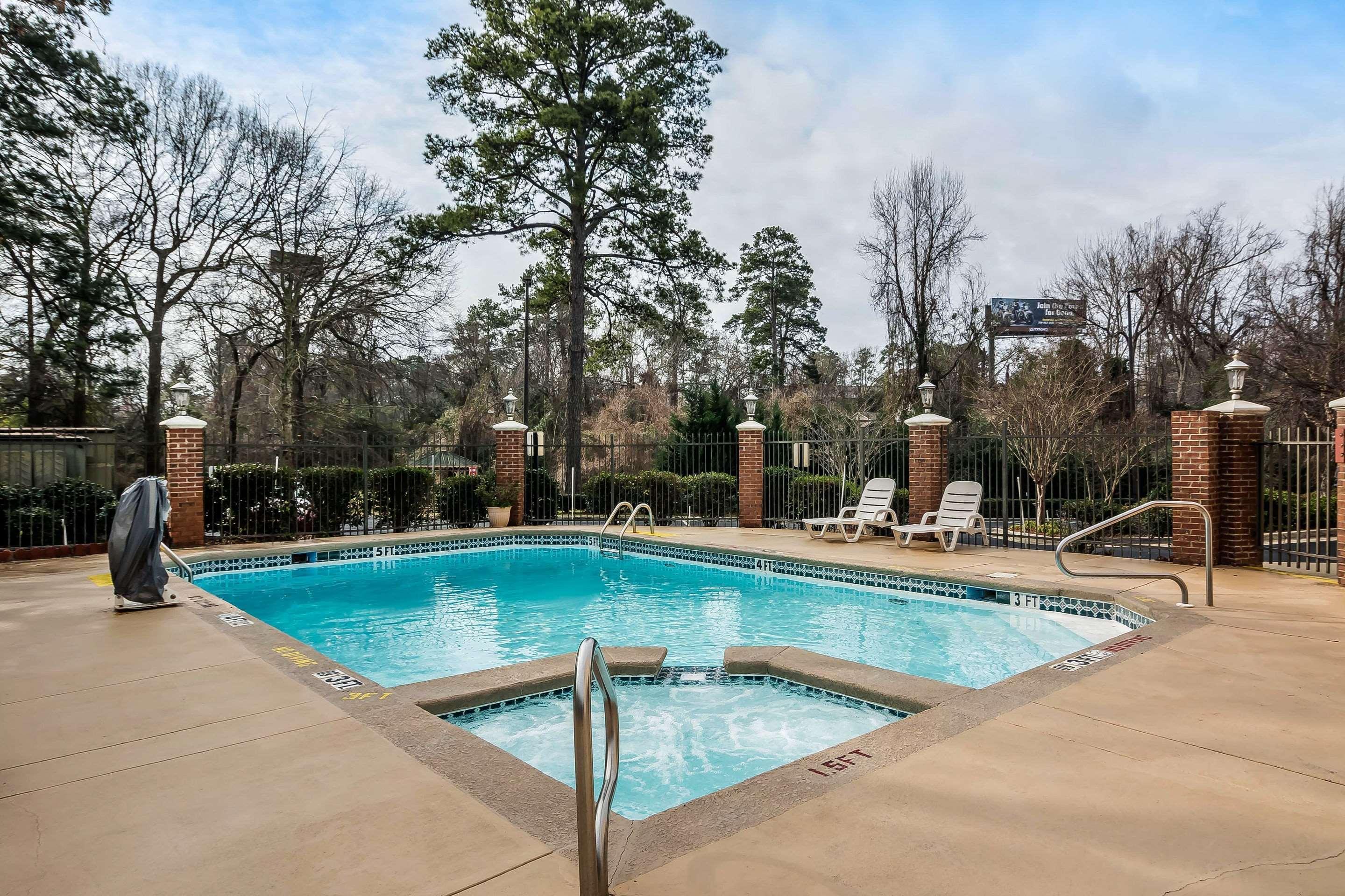 Comfort Suites Columbus State University Area Bagian luar foto