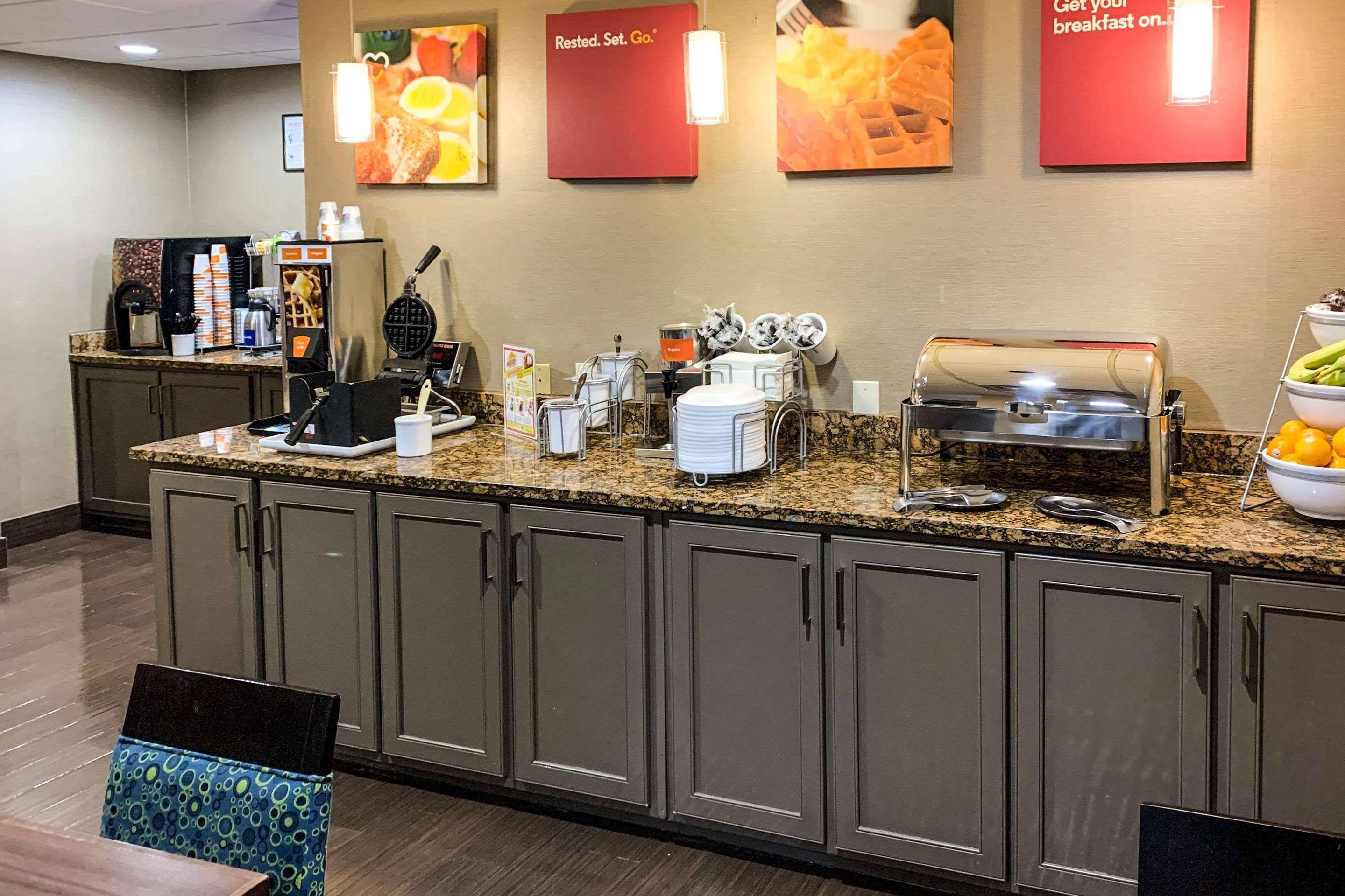 Comfort Suites Columbus State University Area Bagian luar foto
