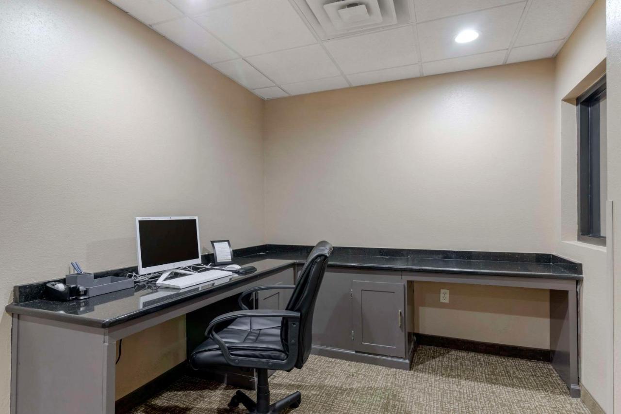 Comfort Suites Columbus State University Area Bagian luar foto
